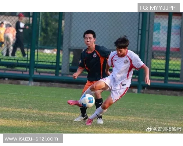 追随足球明星的激情与梦想，点燃心中热爱与奋斗的火焰